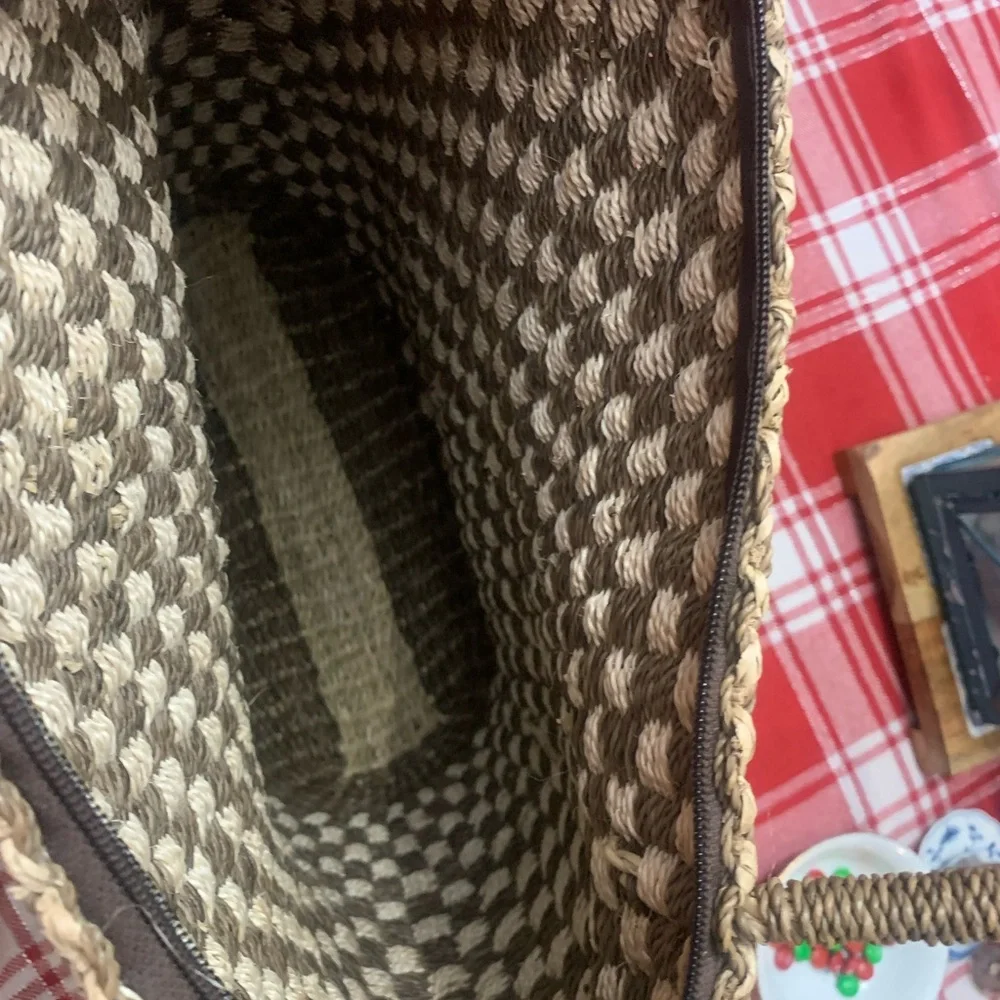 Elegant Woven Tote in Brown and Cream - Picture 6 of 7